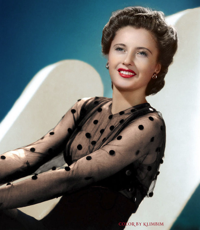 回到輝煌年代！藝術家把「好萊塢黃金年代明星」黑白照變彩色　奧黛麗赫本「對鏡頭露最迷人笑容」美翻