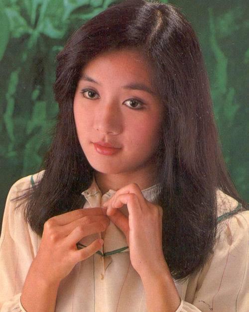 被譽為林青霞接班人！呂秀齡為愛隱退23年「與夫無子卻恩愛」　「58歲相貌凍齡」氣質不減當年