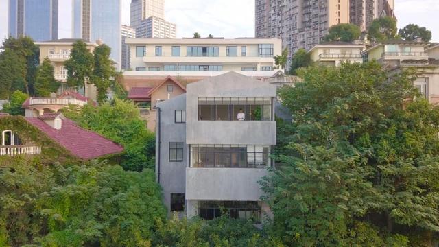33歲小伙「親手打造136.1坪江景房」邀請父母同住「每個人都有自己獨立空間」相處和諧輕鬆