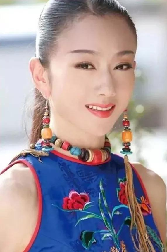 「孔雀舞神」為了跳舞不吃米飯不要孩子！獨住幾千萬神仙宮殿，二度離婚卻稱沒受傷不孤獨