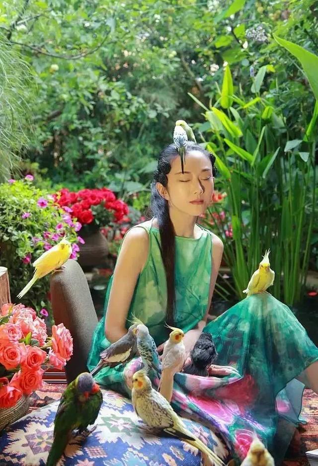 「孔雀舞神」為了跳舞不吃米飯不要孩子！獨住幾千萬神仙宮殿，二度離婚卻稱沒受傷不孤獨
