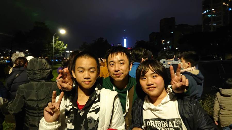 曾被酸走鐘童星！小小彬「淡出演藝圈5年」近況曝光　爸爸心疼：他只想當平凡人