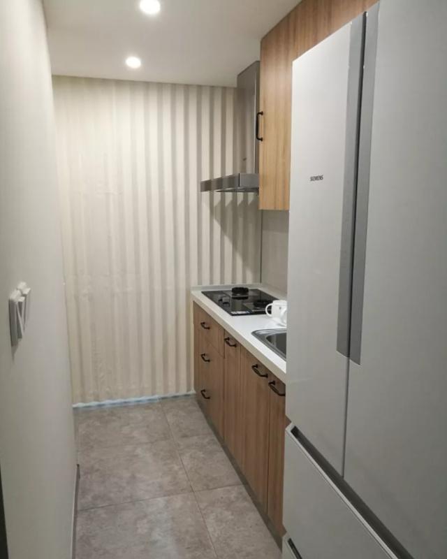 老公非要給廁所裝「兩個門」，全家人都不理解，入住後才發現他真明智：親戚來都讚不絕口