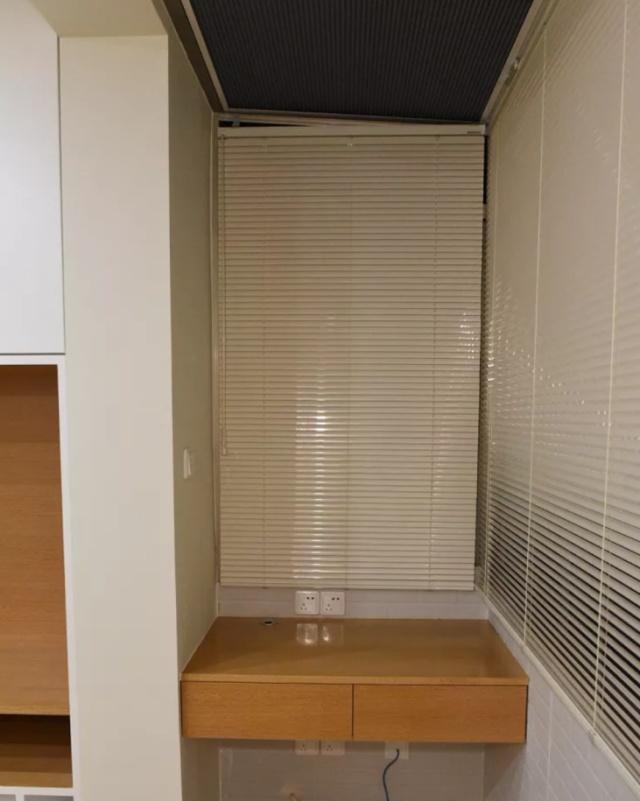 老公非要給廁所裝「兩個門」，全家人都不理解，入住後才發現他真明智：親戚來都讚不絕口