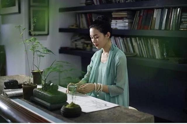 女人到中年「不必糾結愛與不愛」，「充實自我經濟獨立」餘生更幸福快樂