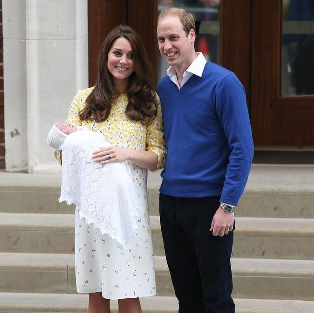 最具女王范的「4歲夏洛特公主」成長記:天生自帶親民力備受喜愛「2歲首行屈膝禮」呆萌又規範