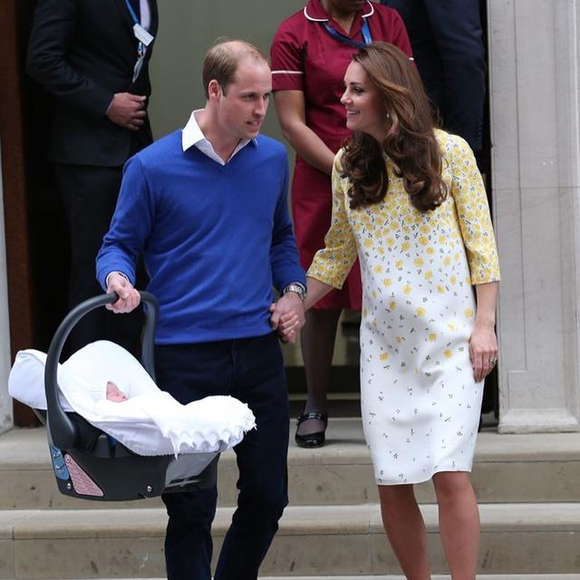 最具女王范的「4歲夏洛特公主」成長記:天生自帶親民力備受喜愛「2歲首行屈膝禮」呆萌又規範