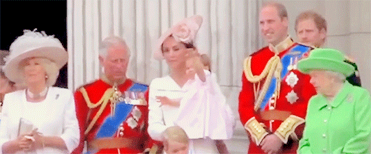 最具女王范的「4歲夏洛特公主」成長記:天生自帶親民力備受喜愛「2歲首行屈膝禮」呆萌又規範