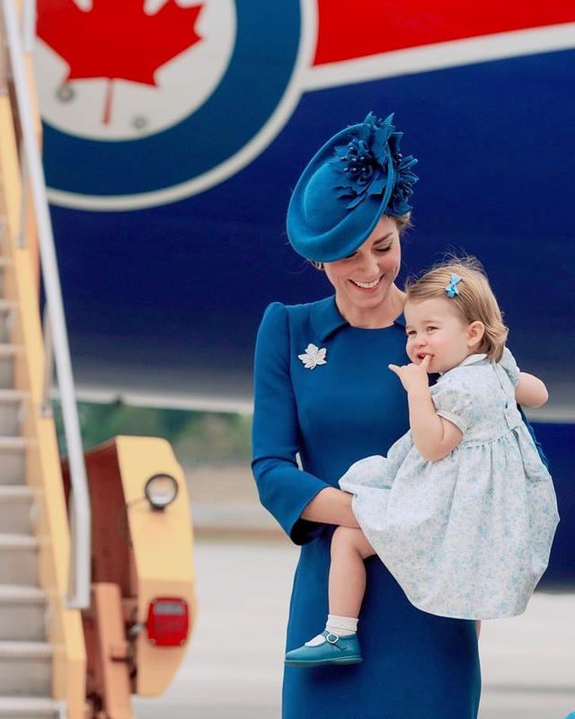 最具女王范的「4歲夏洛特公主」成長記:天生自帶親民力備受喜愛「2歲首行屈膝禮」呆萌又規範