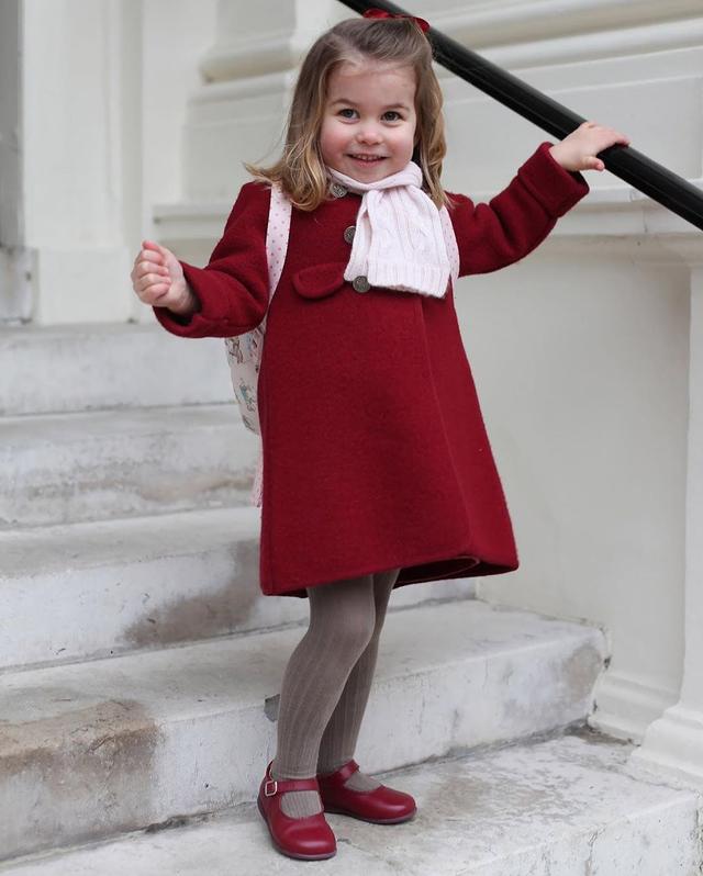 最具女王范的「4歲夏洛特公主」成長記:天生自帶親民力備受喜愛「2歲首行屈膝禮」呆萌又規範