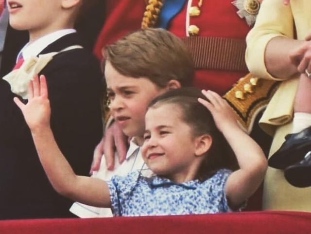 最具女王范的「4歲夏洛特公主」成長記:天生自帶親民力備受喜愛「2歲首行屈膝禮」呆萌又規範