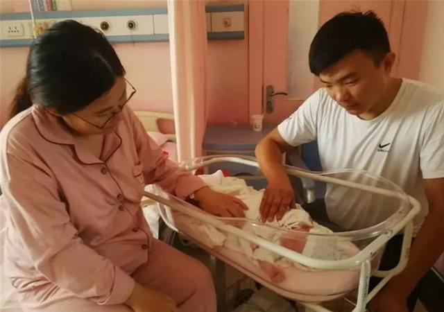 贏在起跑線上！「最美新生兒」靠顏值征服眾網友，不單是基因問題，也因媽媽孕期注意4點