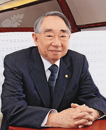 留好後路也沒用？張榮發遺囑「240億遺產判給張國煒」　打贏官司「再度遭攔截」：他不能全都拿