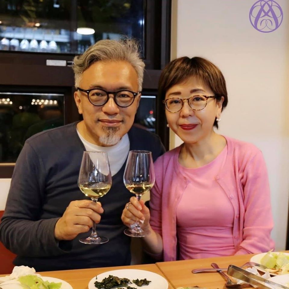 生活舒適最重要！逾60歲網紅：退休有「2千萬未必比2百萬快樂」　大學初戀「結婚30年越吵越甜蜜」鬥嘴是福氣