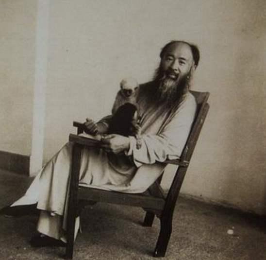 一生十段情！青梅竹馬走後他娶妻妾4人，卻三跪摯愛而不娶     以兄妹之名互稱52年