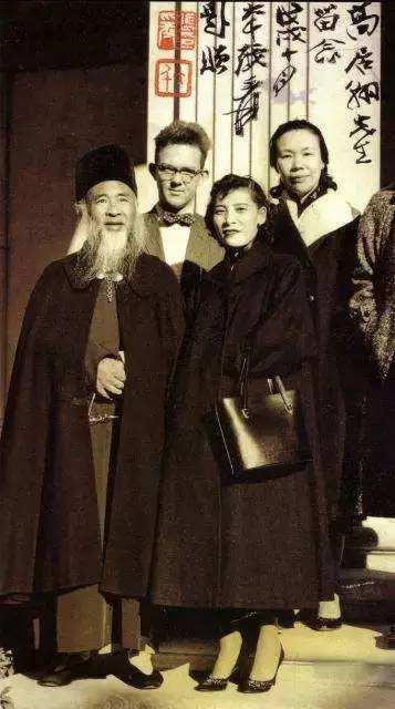 一生十段情！青梅竹馬走後他娶妻妾4人，卻三跪摯愛而不娶     以兄妹之名互稱52年