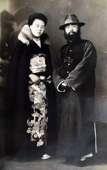 一生十段情！青梅竹馬走後他娶妻妾4人，卻三跪摯愛而不娶     以兄妹之名互稱52年