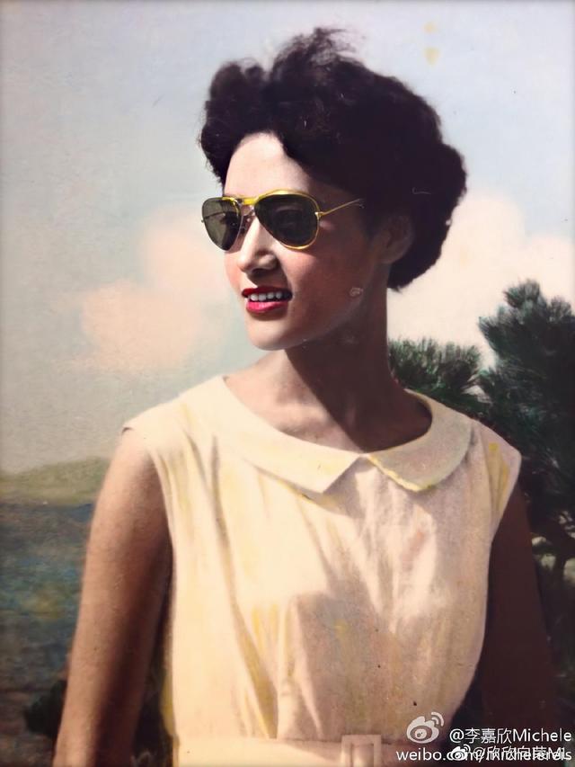 李嘉欣80歲母合照「凍齡美貌不輸女兒」　年輕曾被星探相中「為照顧女兒婉拒」一家三口基因強大