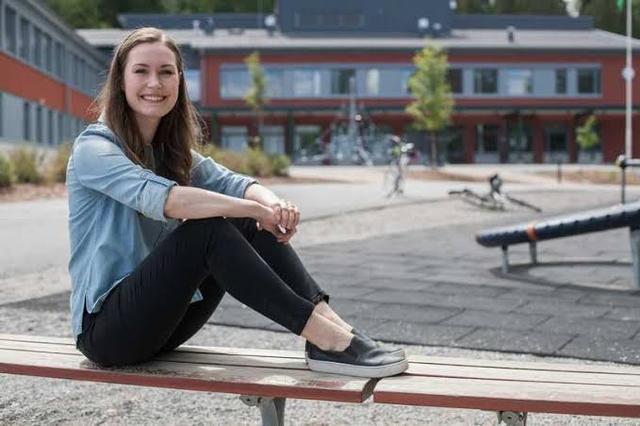 最美「鐵娘子」！34歲芬蘭總理「天生明星臉」讓人挪不開眼，優雅氣質一點不輸各國王妃