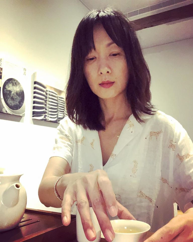 鄭家榆短髮超俏麗！「模樣超凍齡」看不出年近半百　近況曝光奉行簡單生活
