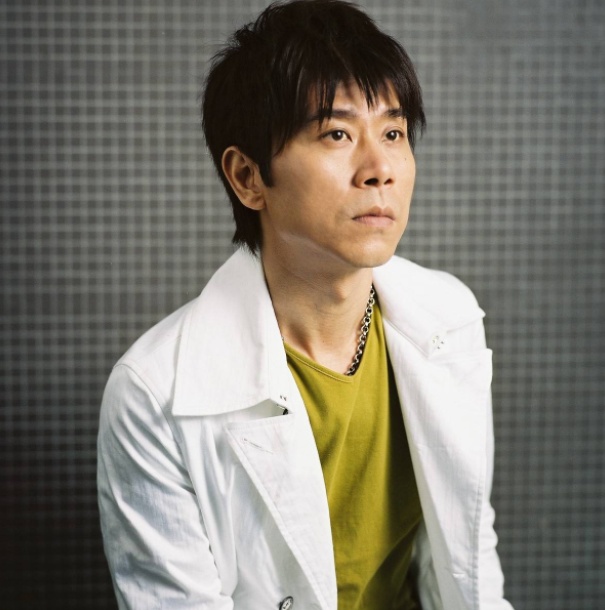 演藝圈童話！《特別的愛給特別的你》原唱「結婚21年零緋聞」依然會心動　「成就歸功好太太」54歲超凍齡