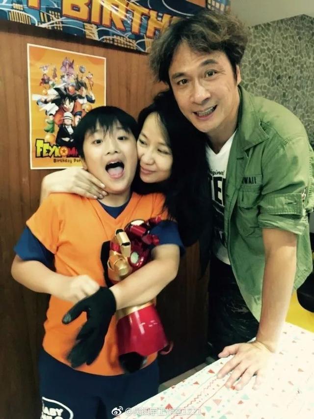 絕世好男人!妻懷孕「停工一年陪產」親買補品 煮飯帶娃親力親為「老婆婚後12年首下廚」財產全歸她管