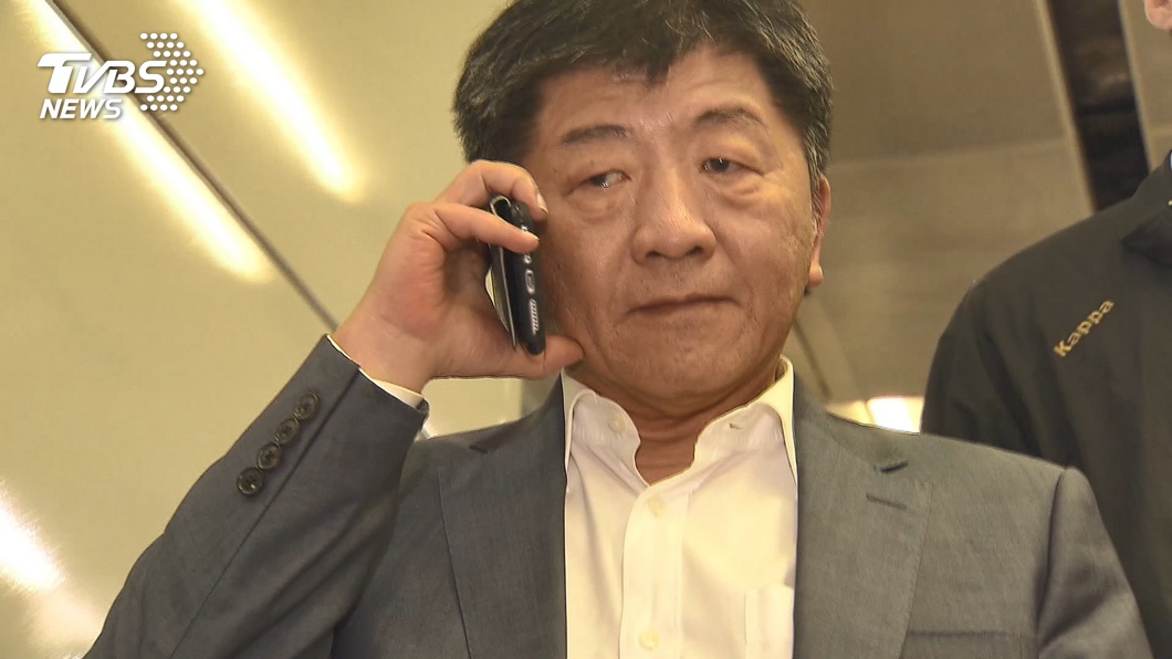 年前至今沒休假！陳時中記者會「低頭連咳」憔悴倦容惹心疼　兩地奔波「鋼鐵行程」曝光網：謝謝有您