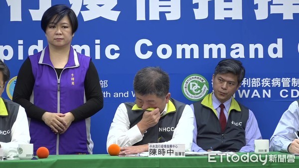 年前至今沒休假！陳時中記者會「低頭連咳」憔悴倦容惹心疼　兩地奔波「鋼鐵行程」曝光網：謝謝有您