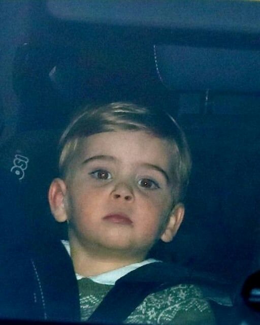 呆萌路易小王子即將2周歲啦!完美「繼承哥哥表情包」搞怪又可愛,備受老王儲爺爺寵愛