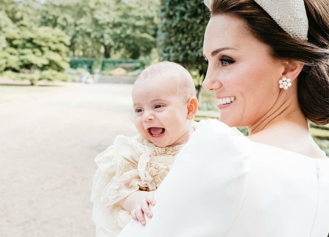 呆萌路易小王子即將2周歲啦!完美「繼承哥哥表情包」搞怪又可愛,備受老王儲爺爺寵愛