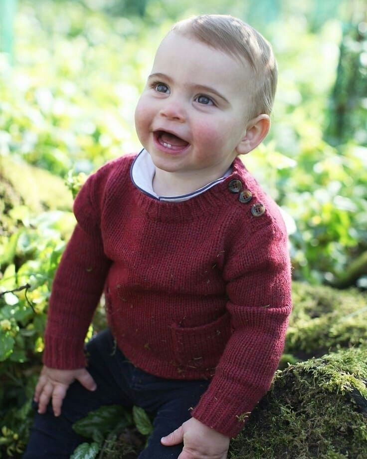 呆萌路易小王子即將2周歲啦!完美「繼承哥哥表情包」搞怪又可愛,備受老王儲爺爺寵愛