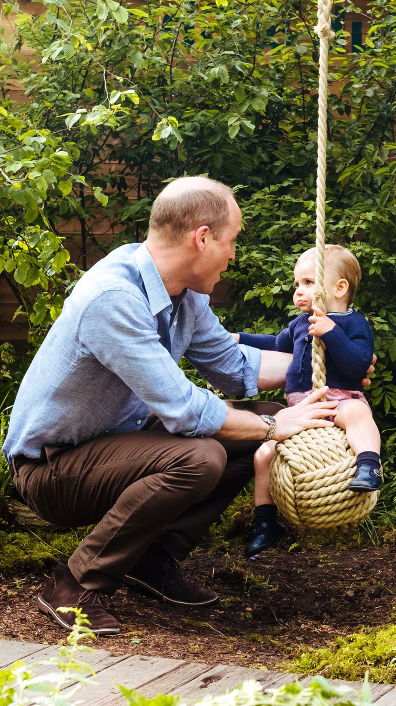 呆萌路易小王子即將2周歲啦!完美「繼承哥哥表情包」搞怪又可愛,備受老王儲爺爺寵愛