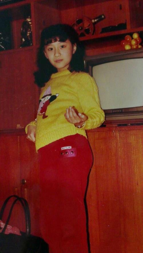 最美瓊瑤女郎!瓊瑤為簽她甘願等三年,與富豪老公「結婚9年堅持不生子」今45歲美貌依舊