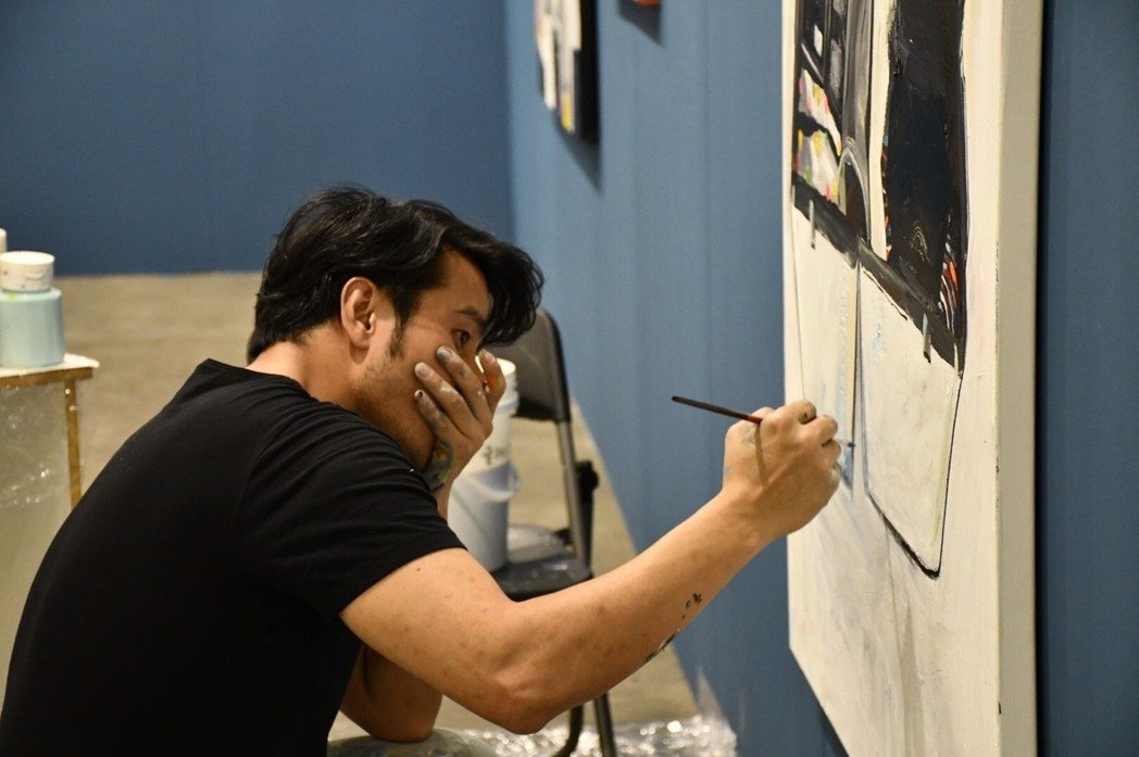 哥哥太強大!郭彥甫憶出道「刻意模仿哥哥」嘆:月亮無法變成太陽 40歲轉職畫家「退出演藝圈」以胞兄為榮