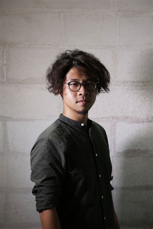 為防疫苦戰！陳時中「帥兒子曝光」還是時尚設計師　曾公開暖喊：「我很心疼爸爸」　