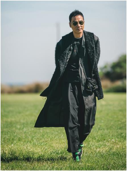 任達華女兒越來越成熟！「穿超緊運動裝」五官神似年輕版李嘉欣，「15歲身高180公分」繼承媽媽超模基因