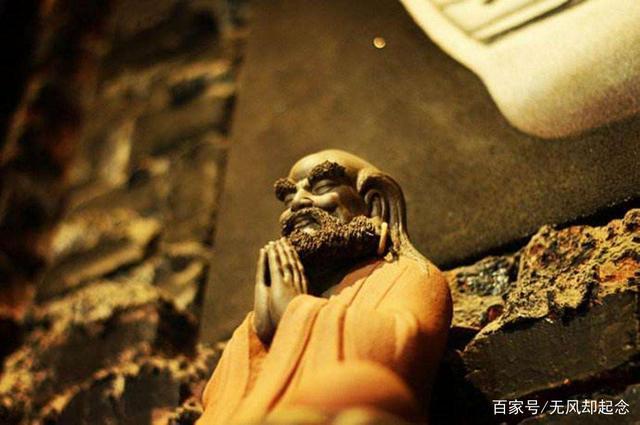 「南無阿彌陀佛」到底是什麼意思？不懂佛的人根本很難想到，翻譯後字字誅心：怪不得出家人都喜歡說