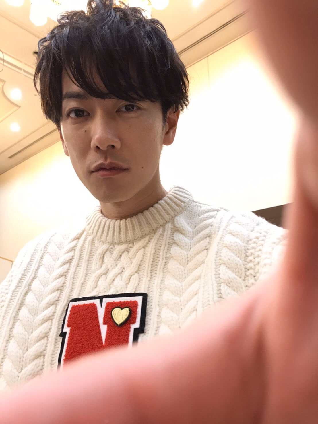 天堂醫生從小就好帥！佐藤健「劇中傲嬌撩人模樣」迷倒影迷　學生照曝光 「連跑步都超像偶像劇」❤