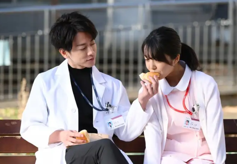 天堂醫生從小就好帥！佐藤健「劇中傲嬌撩人模樣」迷倒影迷　學生照曝光 「連跑步都超像偶像劇」❤