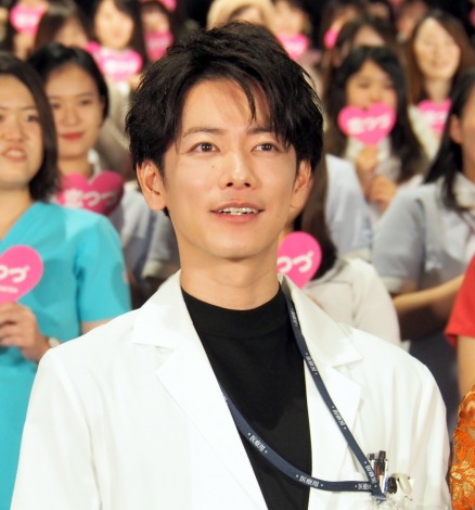 天堂醫生從小就好帥！佐藤健「劇中傲嬌撩人模樣」迷倒影迷　學生照曝光 「連跑步都超像偶像劇」❤