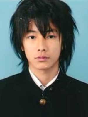 天堂醫生從小就好帥！佐藤健「劇中傲嬌撩人模樣」迷倒影迷　學生照曝光 「連跑步都超像偶像劇」❤