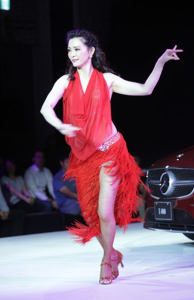 劉真撒手留下女兒！辛龍悲痛「寫親筆信送走摯愛」　強忍淚水「感謝醫院照顧」：抱歉不能出面