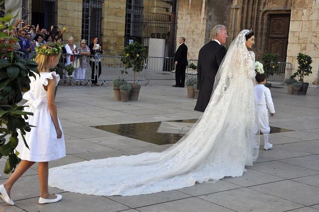 顏值氣質不輸凱特！歐洲王室「真正白富美王妃」眼神清澈純凈，笑容明朗誠摯好吸睛