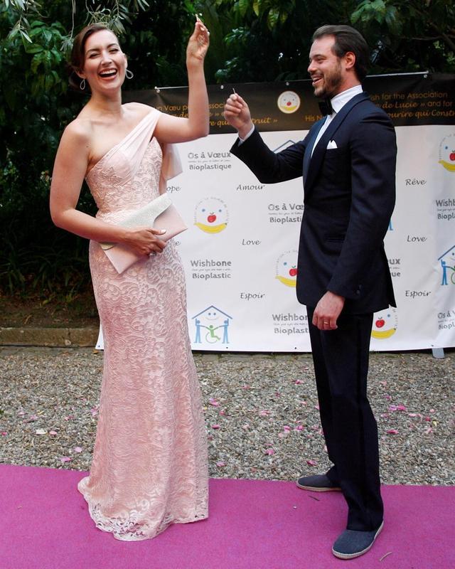 顏值氣質不輸凱特！歐洲王室「真正白富美王妃」眼神清澈純凈，笑容明朗誠摯好吸睛