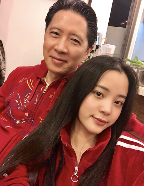 19歲超會賺！歐陽娜娜「曬出公司員工證」宣布入職　傳被挖角當高層「年薪打趴一票人」