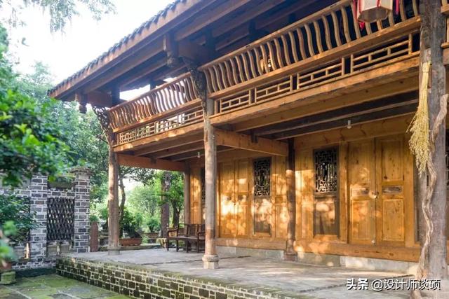 擁30畝森林！一家三口「住400㎡中式宅院」卻穿20元布衣　鷺鳥相伴「滿身泥種樹」女兒搬來：爸爸真的很傻