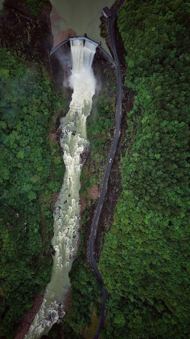 中式民宿「藏於深山中」禪意十足！家具布置「中西合璧」別出心裁　「古今元素結合」猶如歸隱仙境