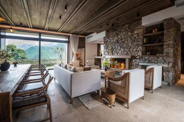 中式民宿「藏於深山中」禪意十足！家具布置「中西合璧」別出心裁　「古今元素結合」猶如歸隱仙境