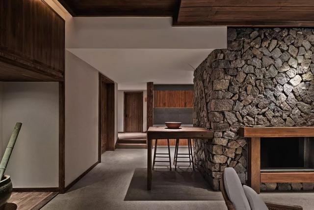 中式民宿「藏於深山中」禪意十足！家具布置「中西合璧」別出心裁　「古今元素結合」猶如歸隱仙境