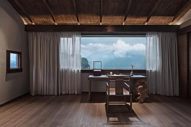 中式民宿「藏於深山中」禪意十足！家具布置「中西合璧」別出心裁　「古今元素結合」猶如歸隱仙境